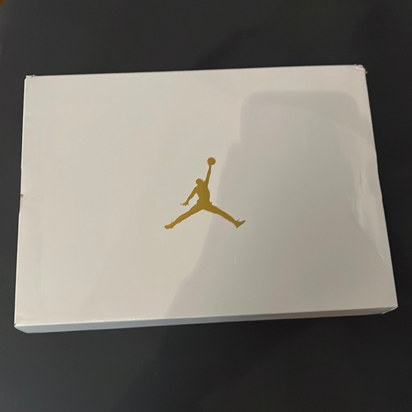 Brand new from stockX. Size=8.5 women size U.S. - Picture 1 of 5